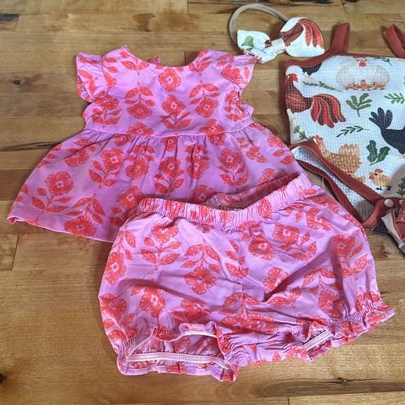 Matching Outfits - Picture 2 of 6